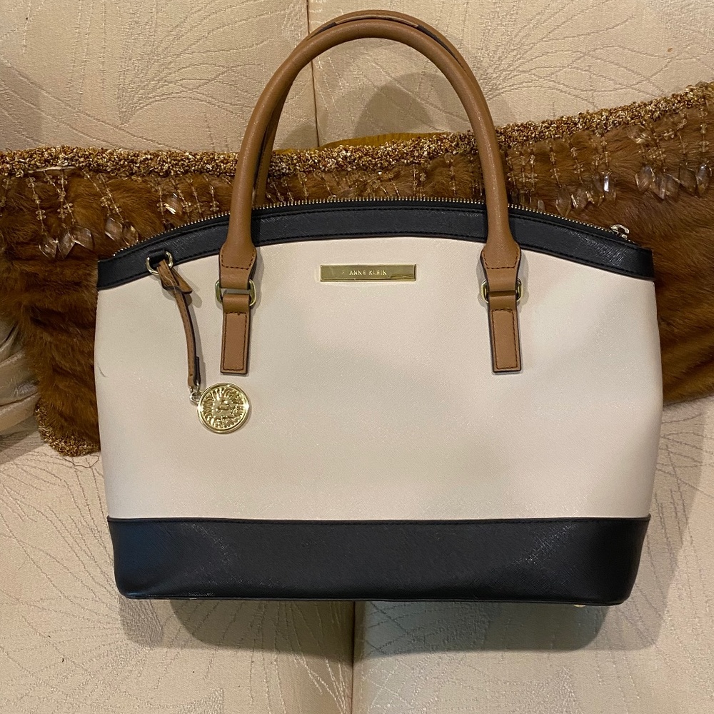 Anne Klein purse ivory and black